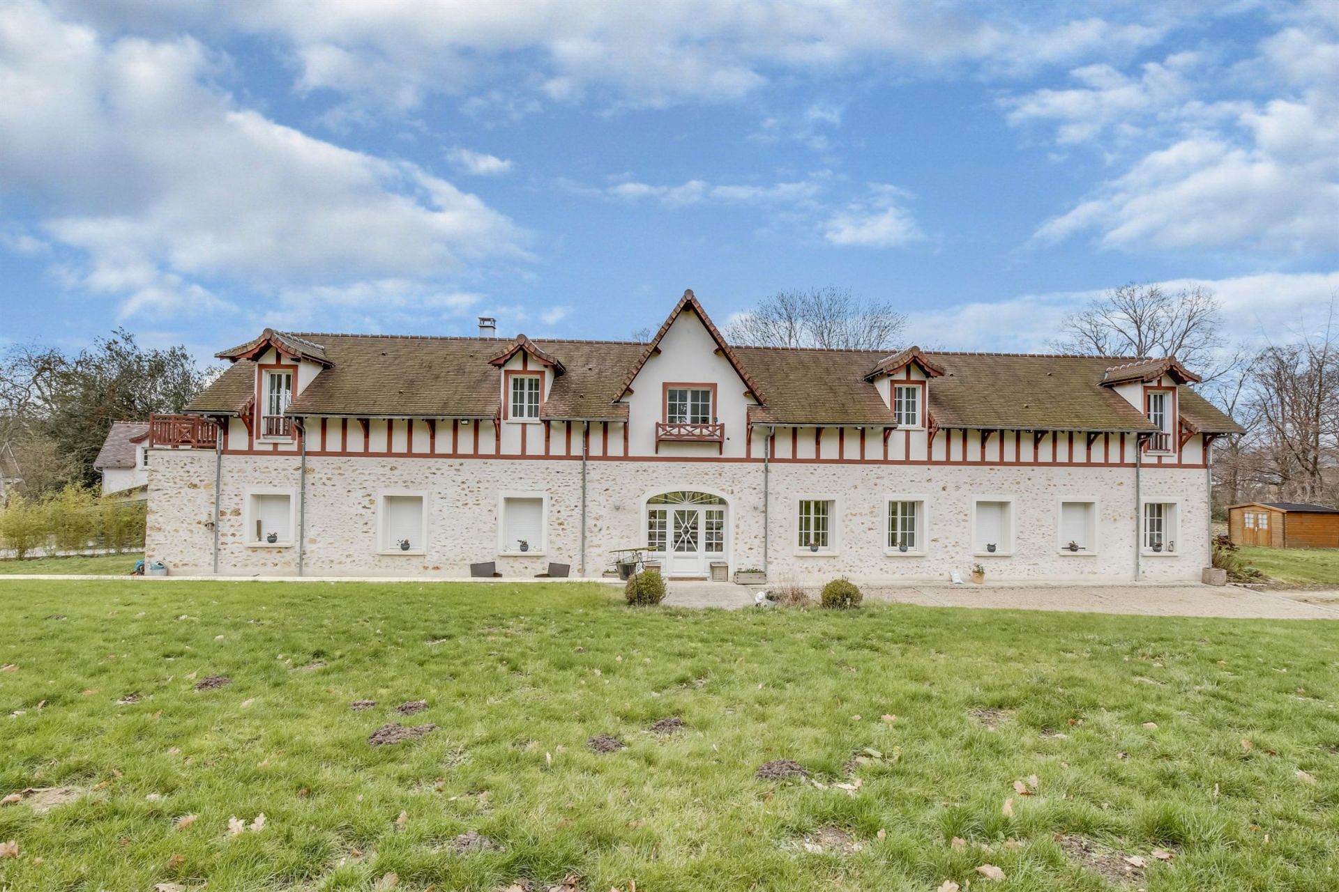 luxury apartment 4 rooms for sale on Neuilly sur Seine (92200) Sale Luxury apartment 4 rooms 2 bedrooms Neuilly Sur Seine (92200)