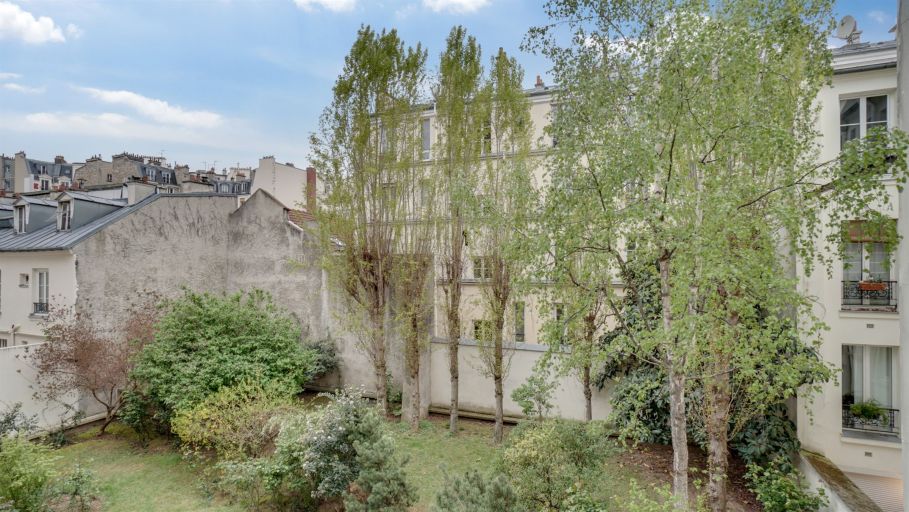 luxury apartment 3 Rooms for sale on PARIS (75011)