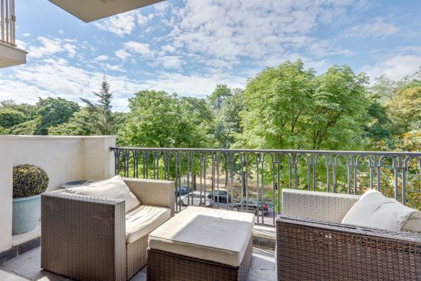 Sale Luxury apartment Neuilly-sur-Seine 4 Rooms 133 m²