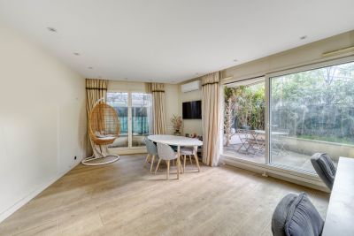 Sale Luxury apartment Levallois-Perret 3&nbsp;Rooms 80&nbsp;m²
