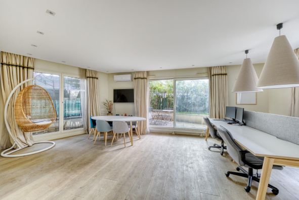Sale Luxury apartment Levallois-Perret 3&nbsp;Rooms 80&nbsp;m²