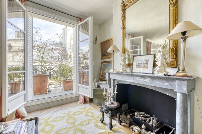luxury apartment 4 Rooms for sale on PARIS (75016)