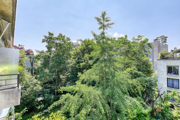 Sale Luxury apartment Neuilly-sur-Seine 4 Rooms 114 m²