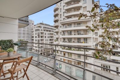 Sale Luxury apartment Levallois-Perret 3&nbsp;Rooms 70.51&nbsp;m²