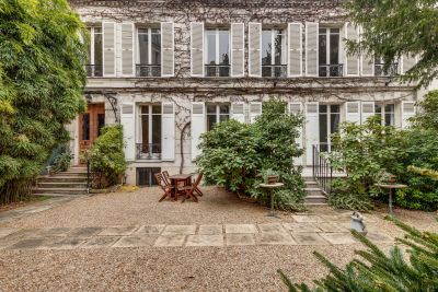 Vente Maison de luxe Neuilly-sur-Seine 8&nbsp;Pièces 200&nbsp;m²