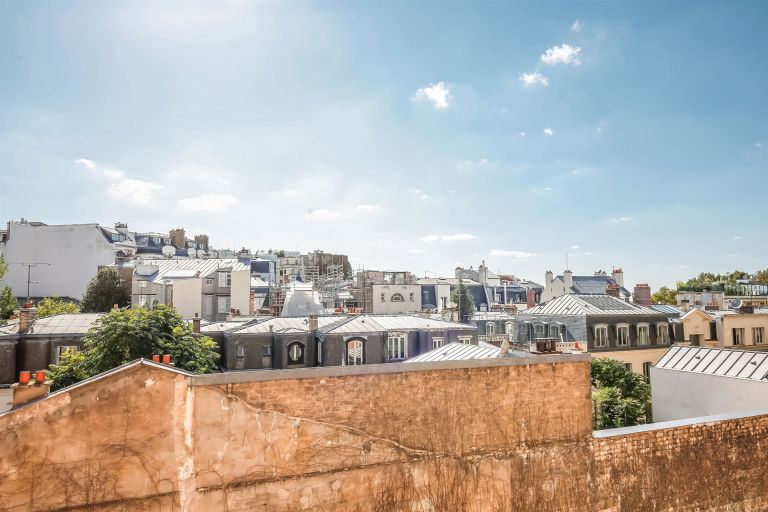 luxury apartment 4 Rooms for sale on PARIS (75116)