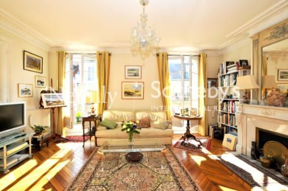 Sale Luxury apartment Neuilly-sur-Seine 5&nbsp;Rooms 104&nbsp;m²