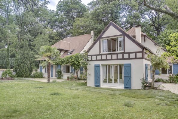Vente Maison de luxe La Celle-Saint-Cloud 8&nbsp;Pièces 210&nbsp;m²