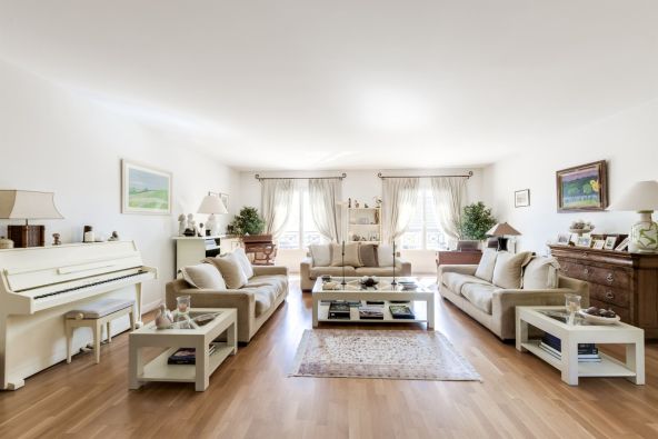 Vente Maison de luxe Ville-d'Avray 7 Pièces 200 m²