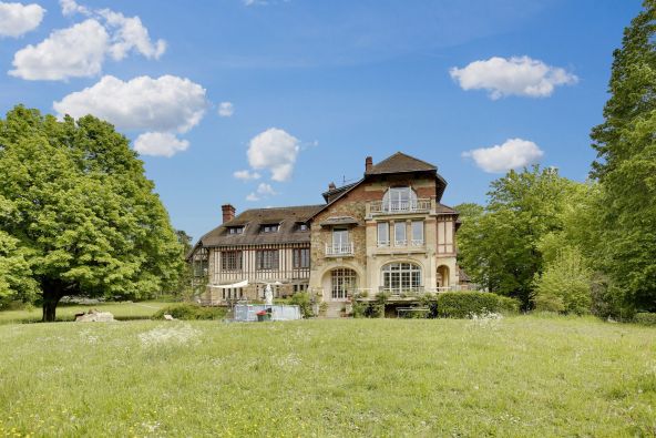 Sale Luxury house Gaillon-sur-Montcient 15&nbsp;Rooms 847&nbsp;m²