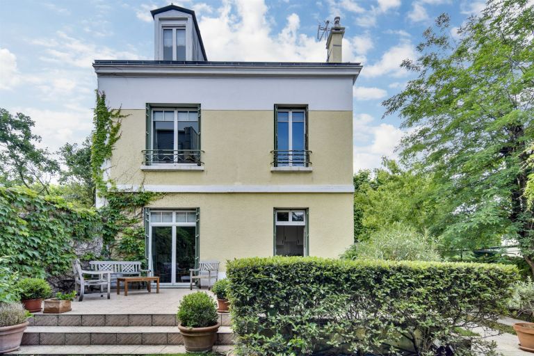 townhouse 6 Rooms for sale on COLOMBES (92700)