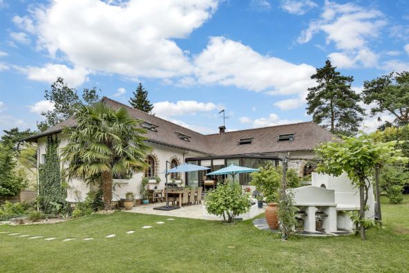 Sale Luxury house Bazoches-sur-Guyonne 6&nbsp;Rooms 260&nbsp;m²