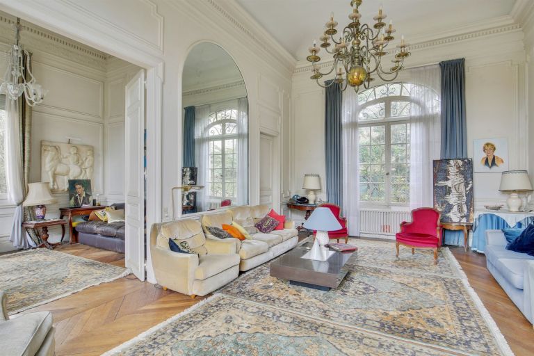 maison de luxe 10 Pièces en vente sur LA CELLE ST CLOUD (78170)