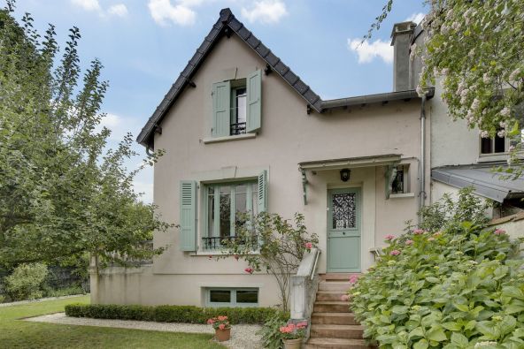 Sale Luxury house Vaucresson 5 Rooms 128 m²