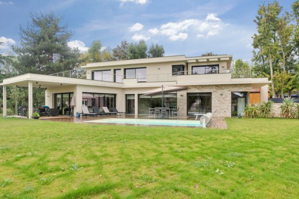 Vente Maison de luxe Crespières 10 Pièces 258 m²