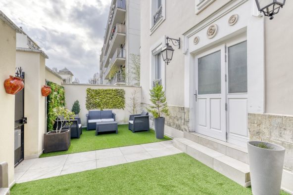 Sale Luxury house Courbevoie 7&nbsp;Rooms 155&nbsp;m²