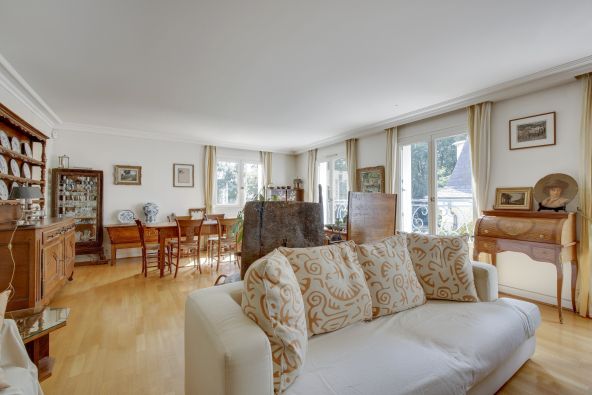 Sale Luxury apartment Versailles 4 Rooms 113 m²