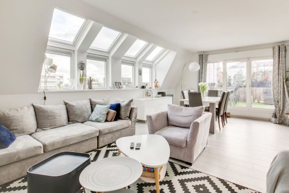 Sale Luxury apartment Suresnes 4&nbsp;Rooms 122&nbsp;m²