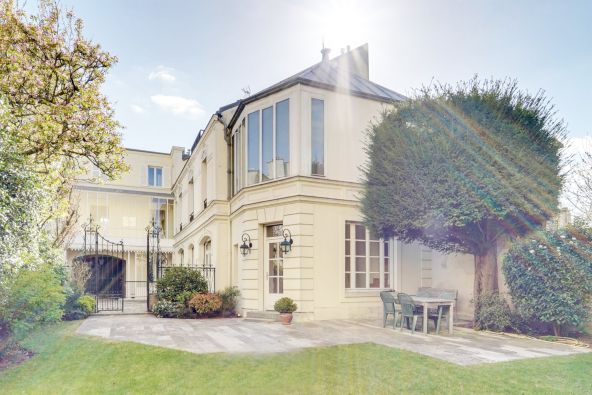 Vente Hôtel particulier Versailles 12&nbsp;Pièces 400&nbsp;m²