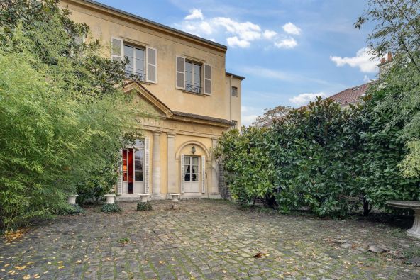 Sale Mansion (hôtel particulier) Saint-Germain-en-Laye 6&nbsp;Rooms 194&nbsp;m²