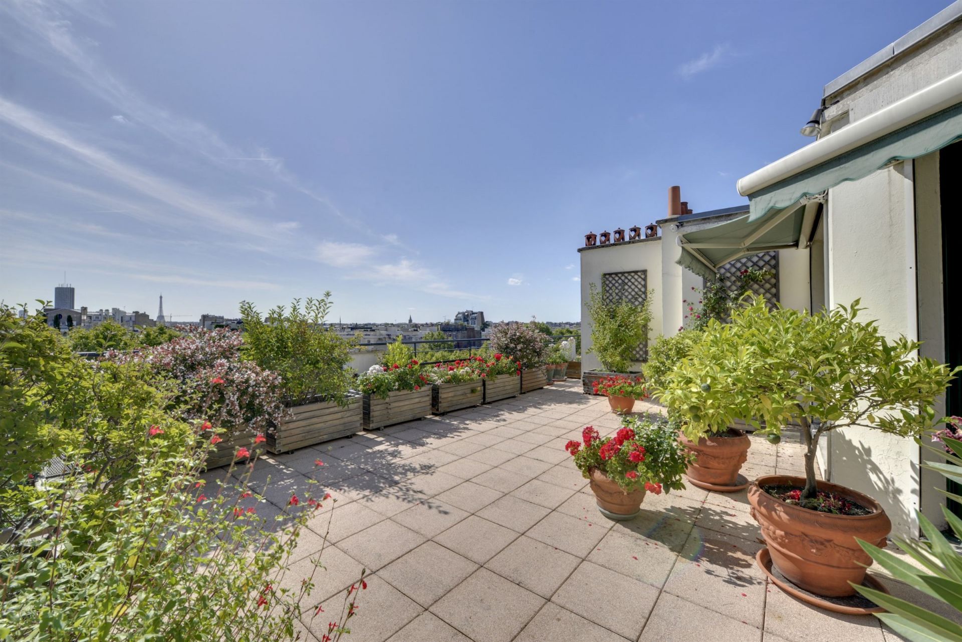 luxury apartment 8 rooms for sale on PARIS (75007) Sale Luxury apartment 8 rooms 4 bedrooms Paris 7 (75007)