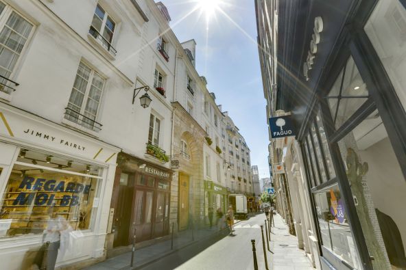 Sale Luxury apartment Paris 3 3 Rooms 67 m²