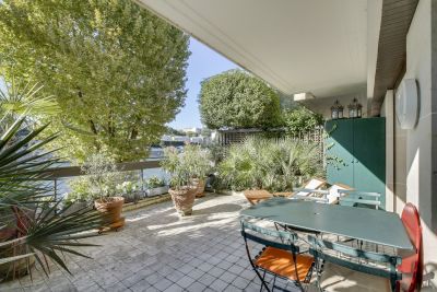 Sale Luxury apartment Neuilly-sur-Seine 3&nbsp;Rooms 98&nbsp;m²