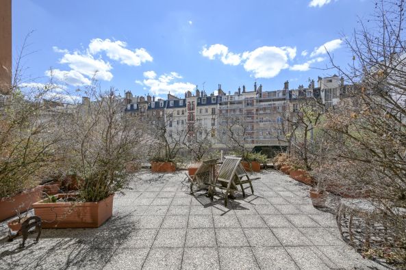 Sale Luxury apartment Paris 17 4&nbsp;Rooms 124&nbsp;m²