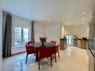 luxury apartment 5 Rooms for sale on PARIS (75008)