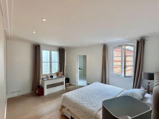 luxury apartment 5 Rooms for sale on PARIS (75008)