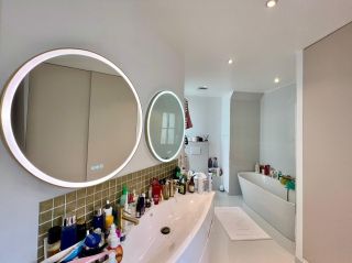luxury apartment 5 Rooms for sale on PARIS (75008)