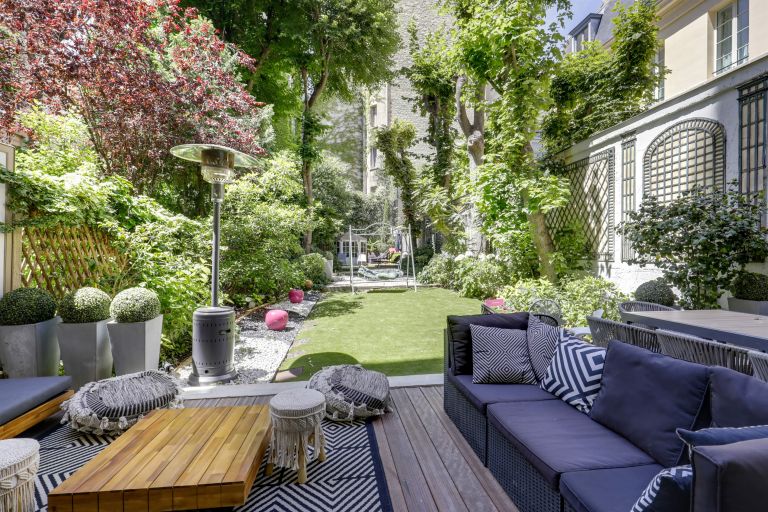 luxury apartment 7 Rooms for sale on PARIS (75016)