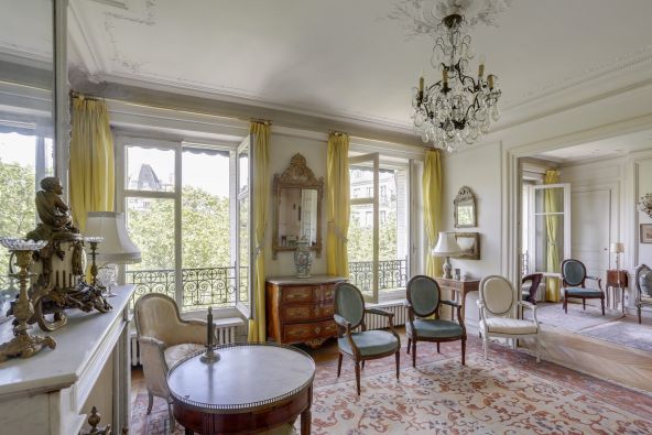 Sale Luxury apartment Paris 16 6 Rooms 132 m²