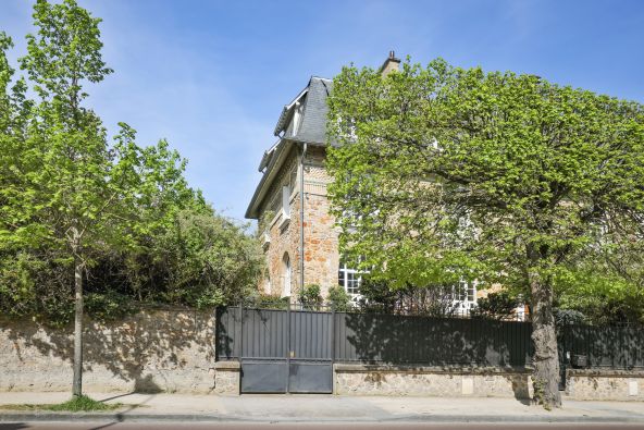 Vente Maison de luxe Versailles 10&nbsp;Pièces 300&nbsp;m²