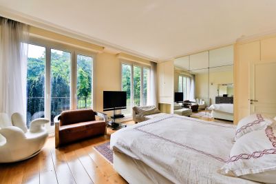 Sale Luxury apartment Neuilly-sur-Seine 5&nbsp;Rooms 136&nbsp;m²