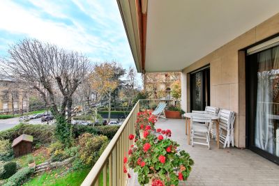 Sale Luxury apartment Neuilly-sur-Seine 5&nbsp;Rooms 145&nbsp;m²