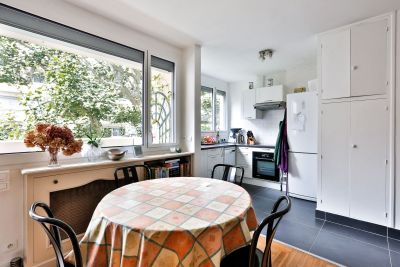 Sale Luxury apartment Neuilly-sur-Seine 3&nbsp;Rooms 60&nbsp;m²