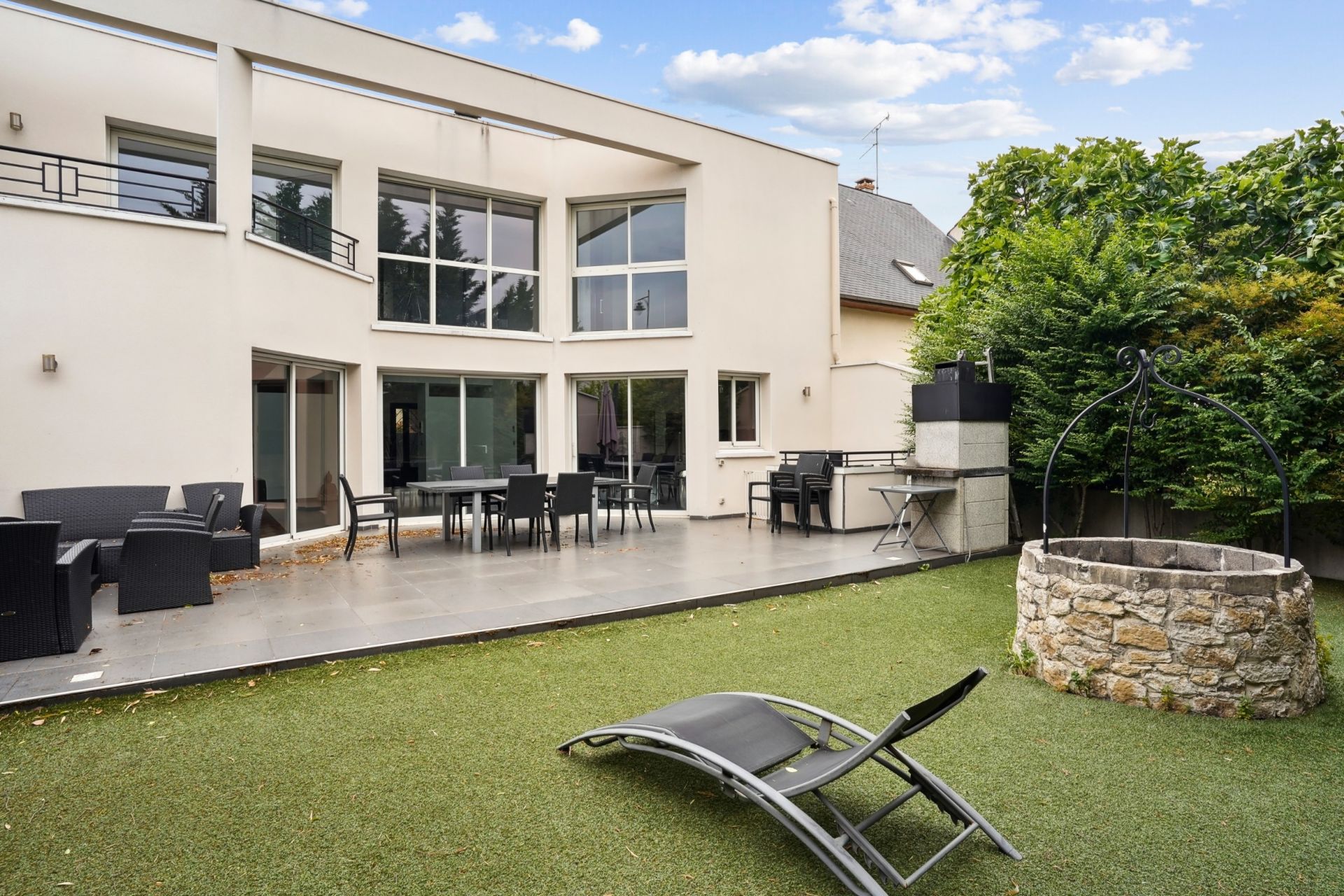 contemporary house 9 Rooms for sale on MAISONS ALFORT (94700)