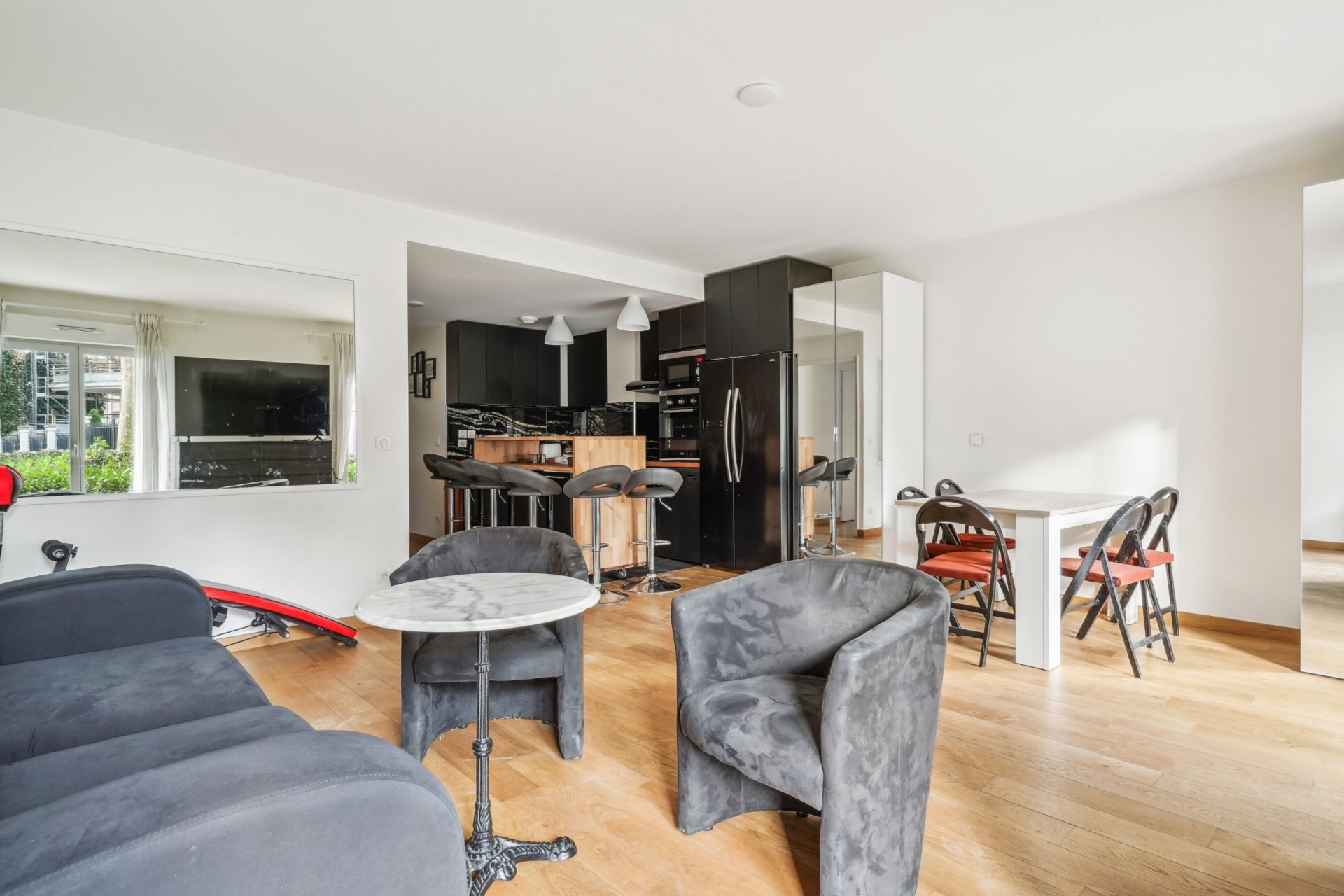 luxury apartment 4 Rooms for sale on NEUILLY SUR SEINE (92200)