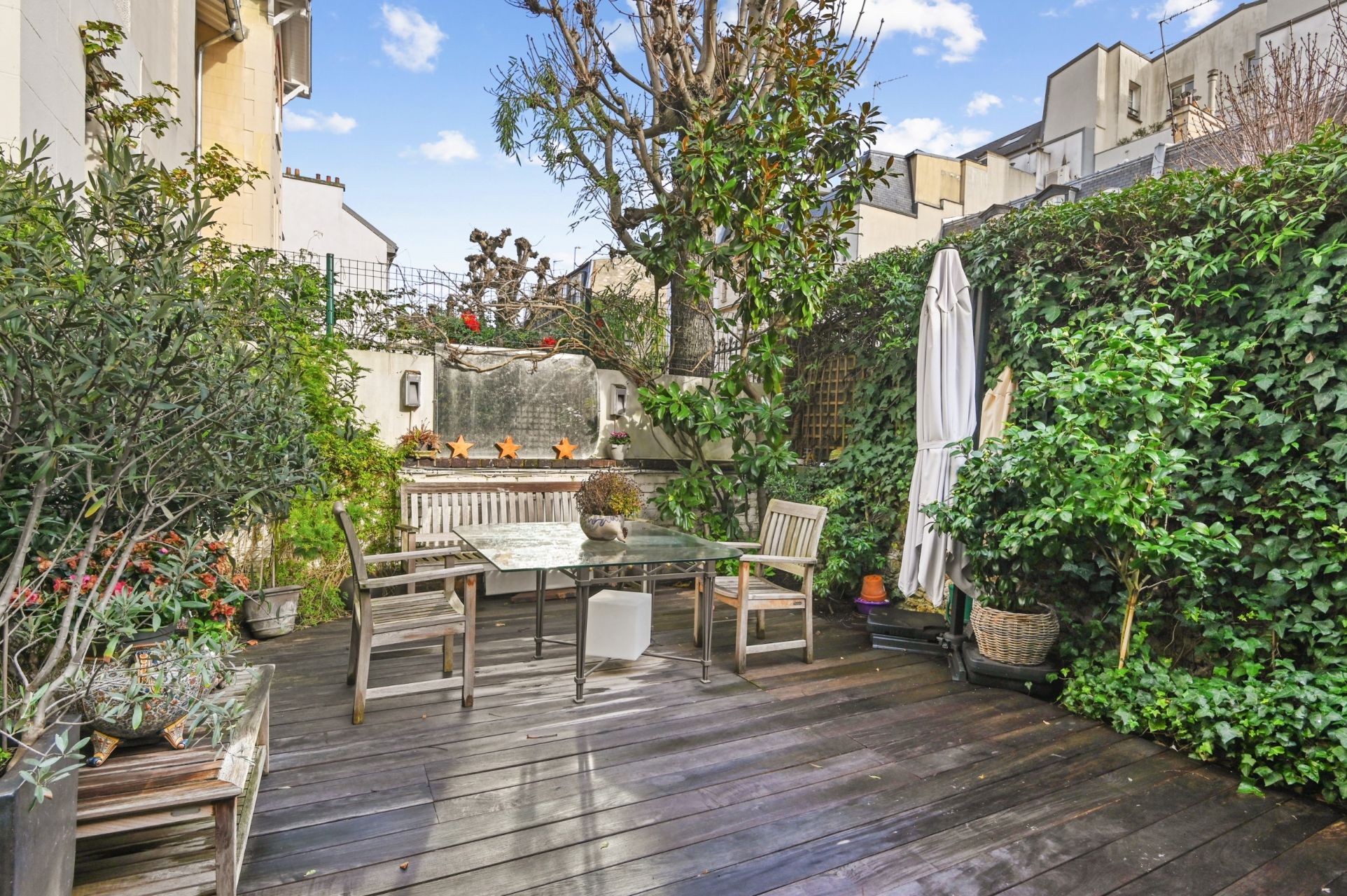 luxury house 9 Rooms for sale on NEUILLY SUR SEINE (92200)