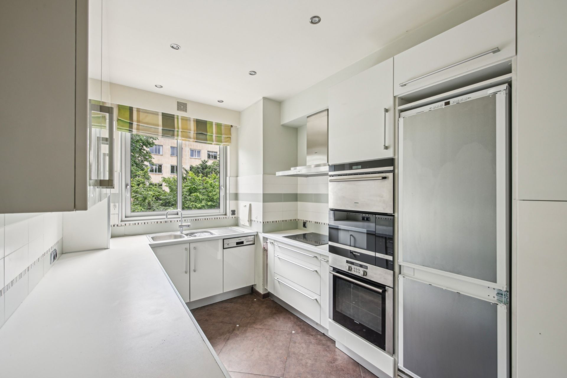 luxury apartment 5 Rooms for sale on NEUILLY SUR SEINE (92200)