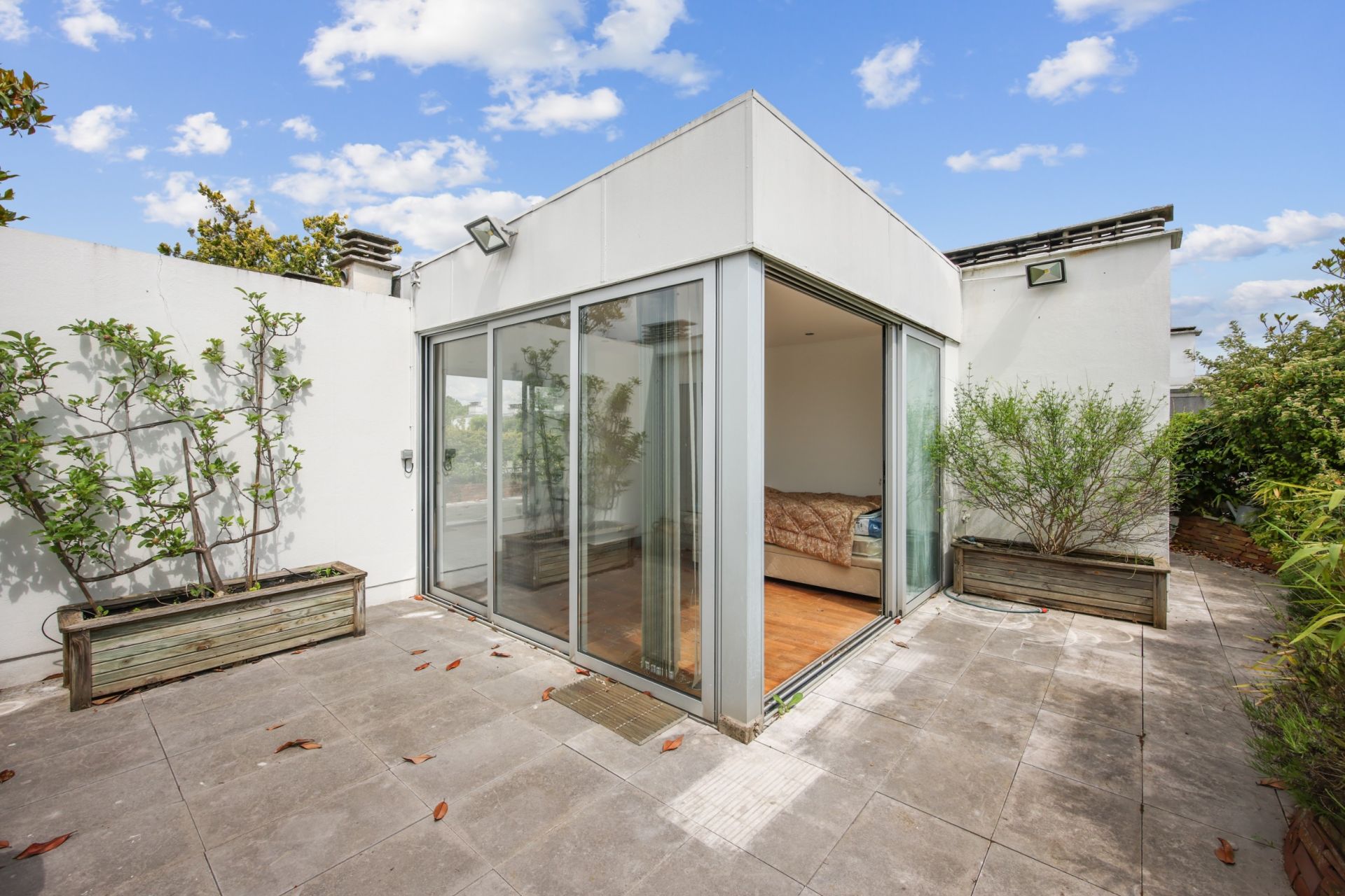 luxury apartment 5 Rooms for sale on NEUILLY SUR SEINE (92200)