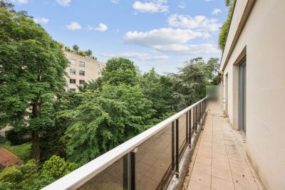 Sale Luxury apartment Neuilly-sur-Seine 5&nbsp;Rooms 119&nbsp;m²