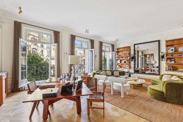 Sale Luxury apartment Paris 7 5 Rooms 197.7 m²
