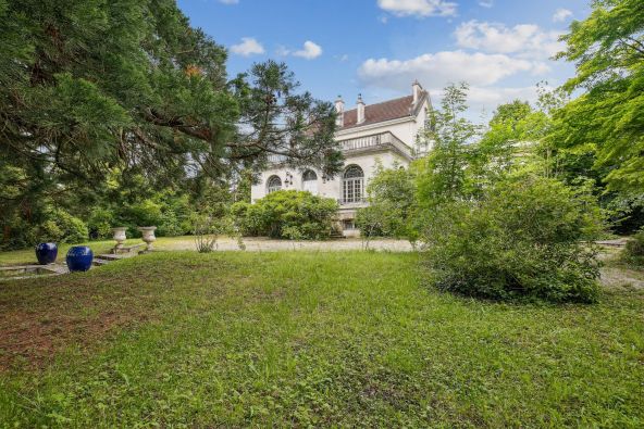 Sale Mansion (hôtel particulier) La Celle-Saint-Cloud 10 Rooms 545 m²