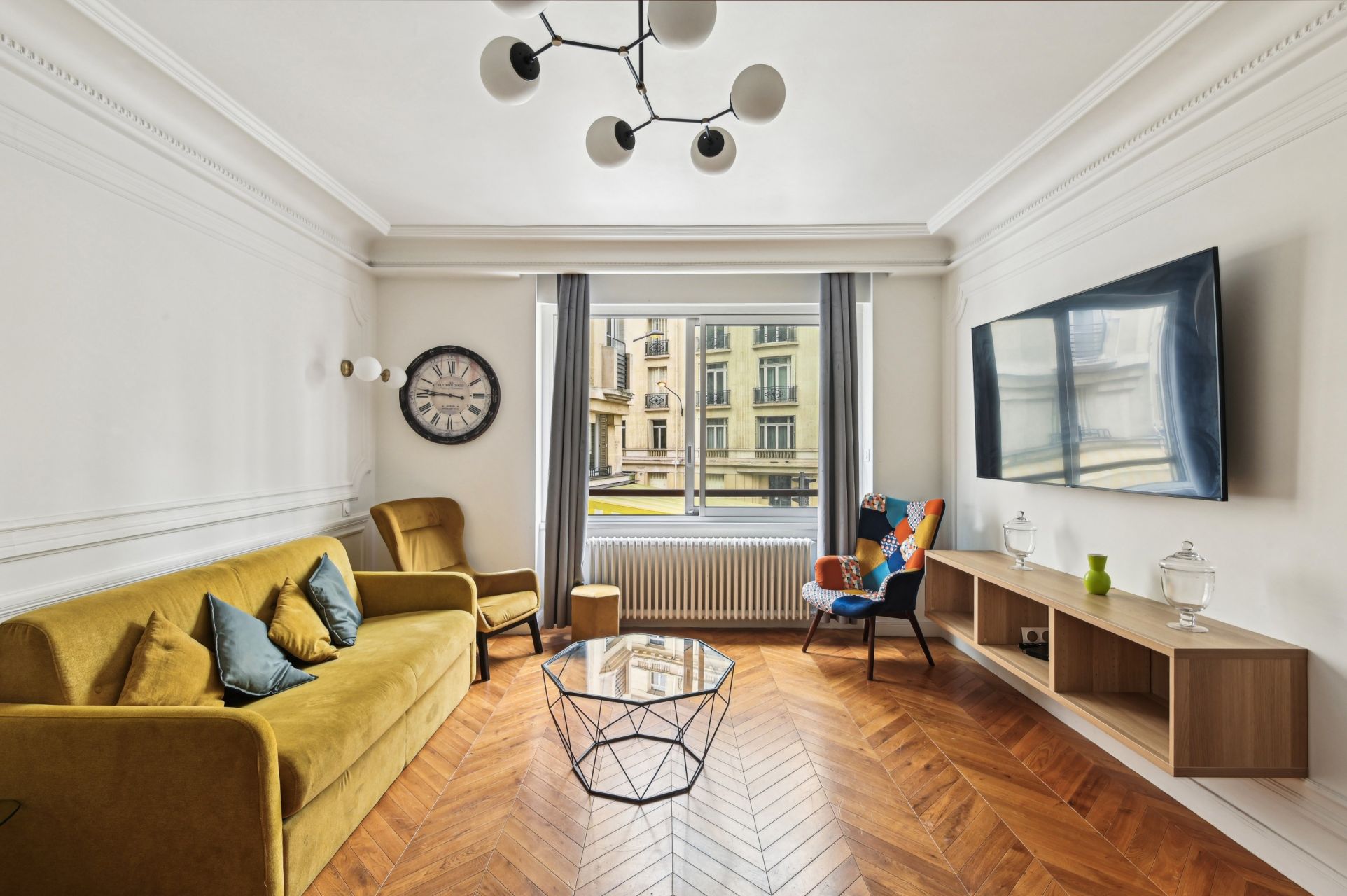 luxury apartment 6 Rooms for sale on PARIS (75116)