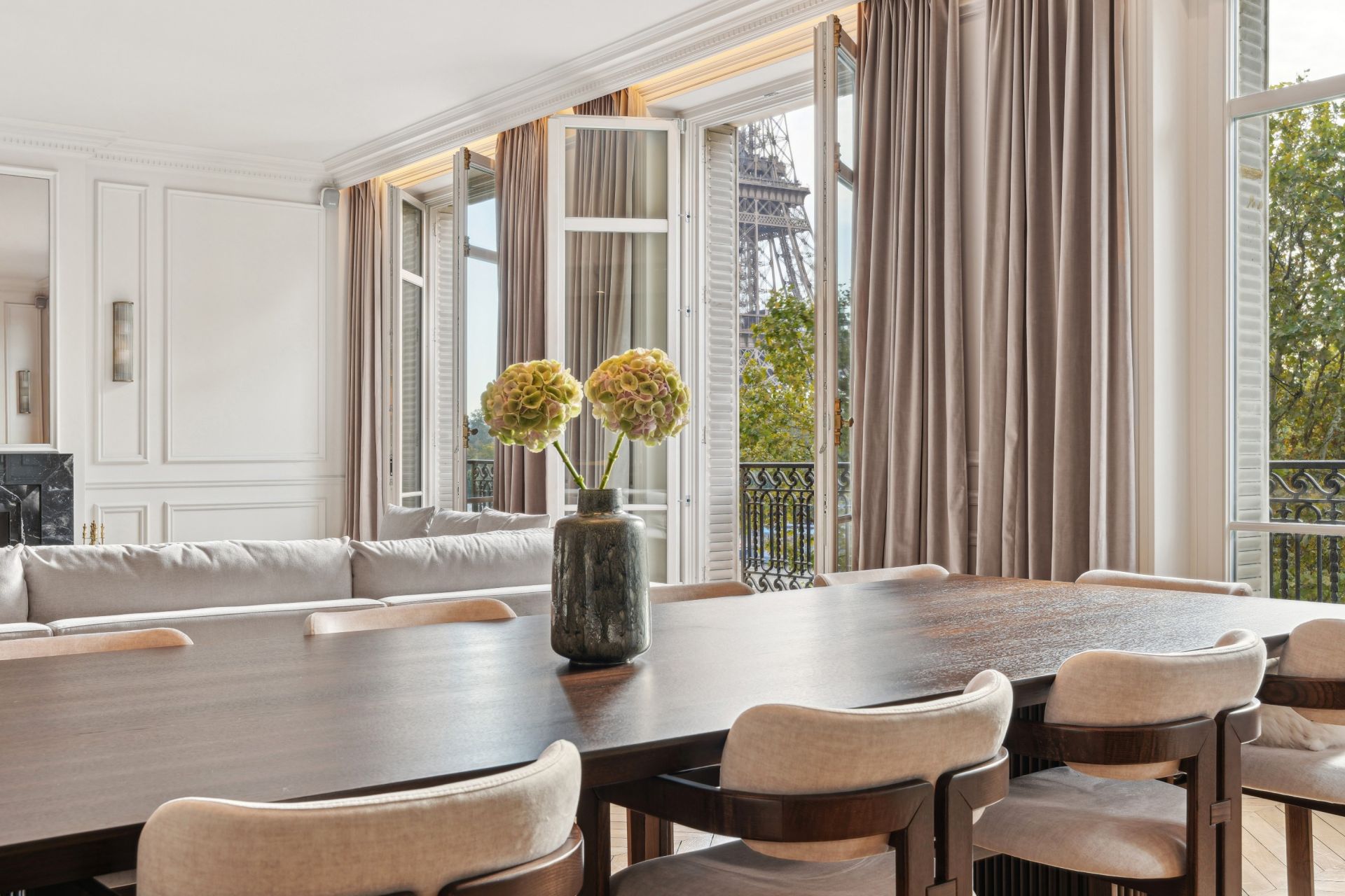 luxury apartment 6 Rooms for sale on PARIS (75016)