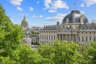 luxury apartment 6 Rooms for sale on PARIS (75007)