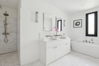 luxury apartment 6 Rooms for sale on PARIS (75007)