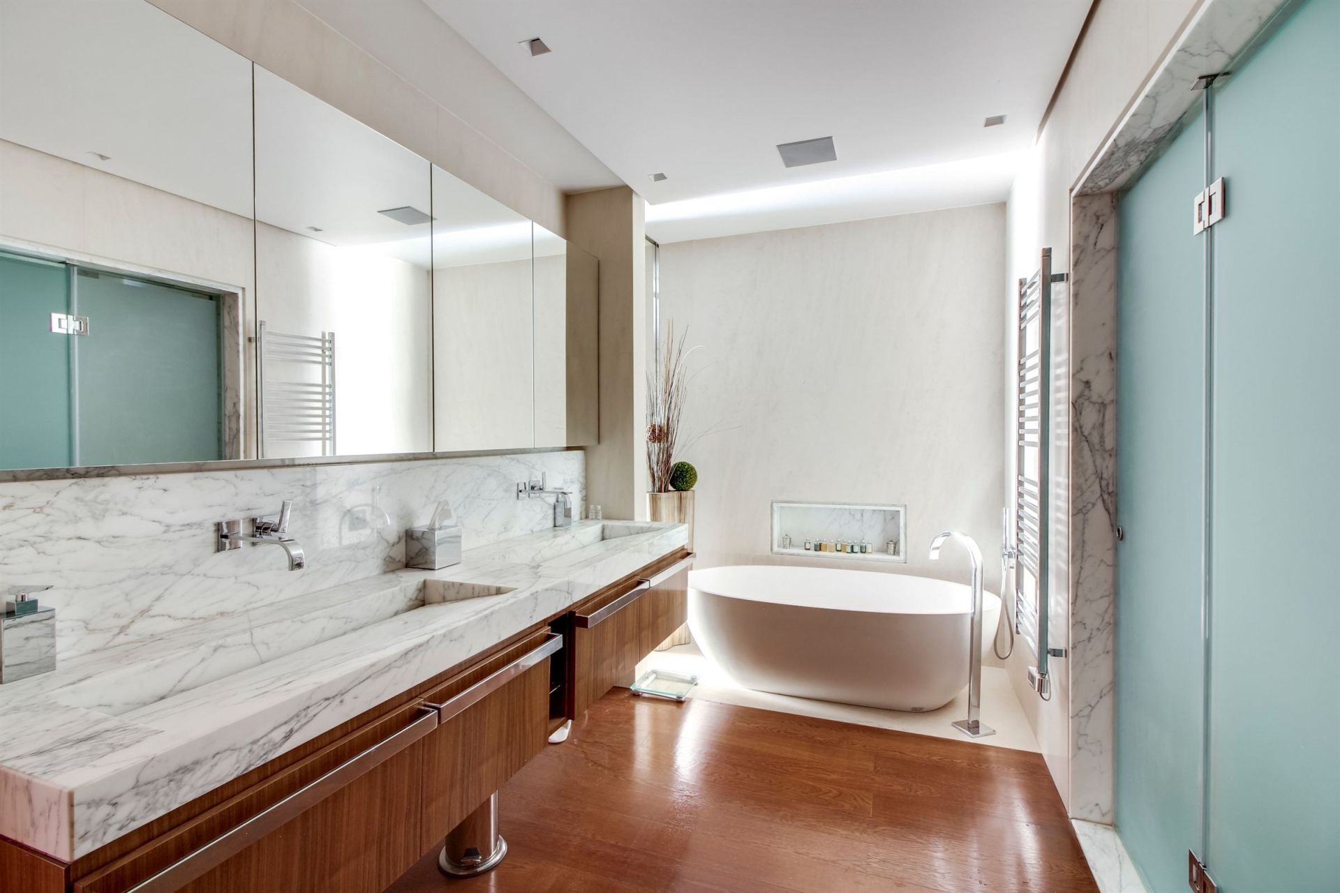 mansion (hôtel particulier) 7 Rooms for sale on Paris (75016)